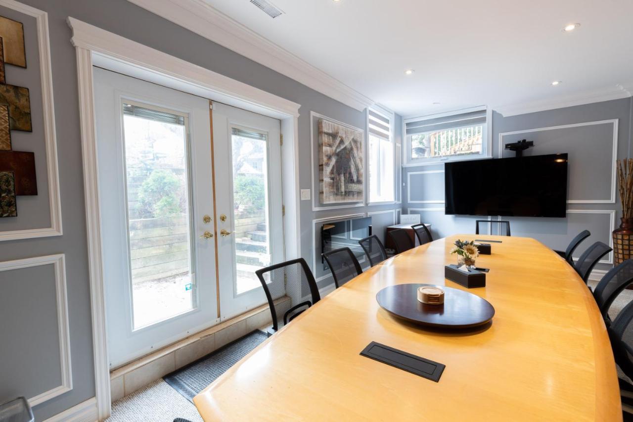 Newton Villa Brampton Exterior foto